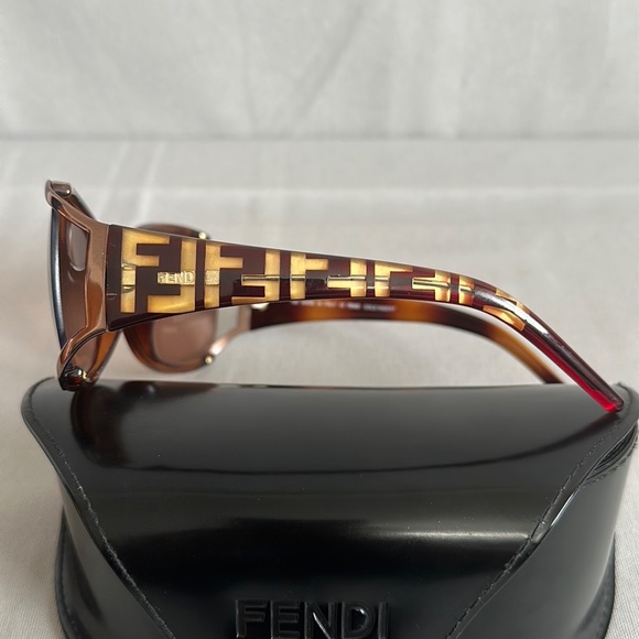 Fendi Sunglasses FS427AF main image 8